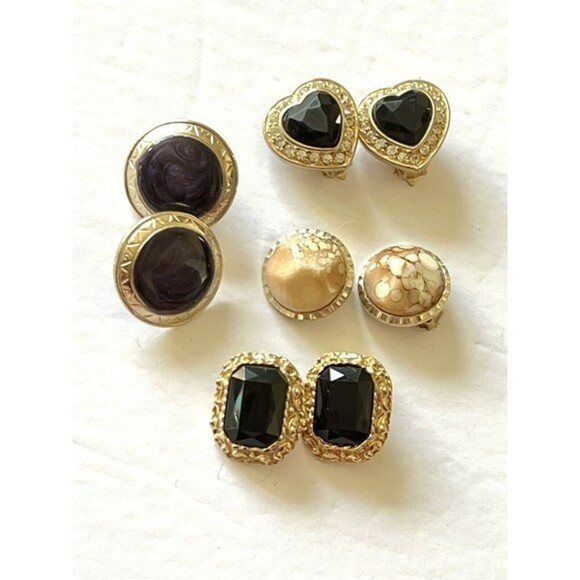 Vintage Lot of 4 Pair Clip on Earrings Gold Tone Enamel Heart Shape Black - Picture 1 of 8